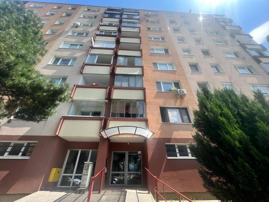 Apartman Solid, Bratislavaアパートメント エクステリア 写真